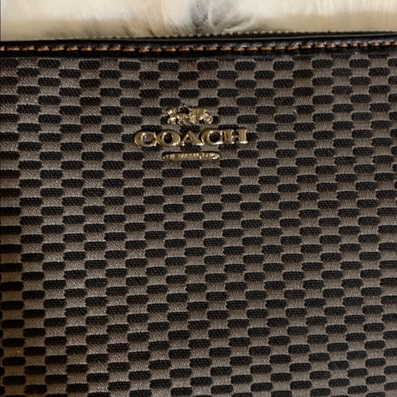 New Coach Wristlet - Picture 2 of 2